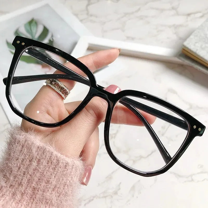 Retro Anti-Blue Light Glasses for Women – Stylish Flat Frame Eyewear